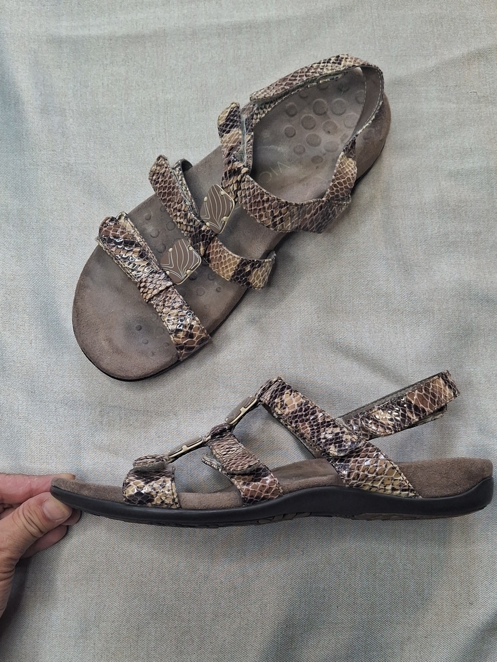 Vionic Amber Snake Print Orthotic Comfort Sandals Size 8